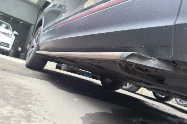 Used Volkswagen Tiguan L 2019 330TSI Automatic Two-Wheel Drive Panoramic Comfort Edition China VI Standard Right Side Sill