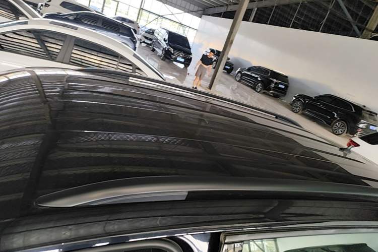 Used Volkswagen Tiguan L 2019 330TSI Automatic Two-Wheel Drive Luxury Edition China V Standard Roof