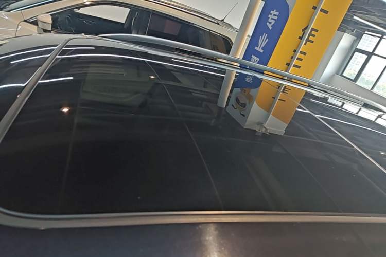 Used Volkswagen Tiguan L 2019 330TSI Automatic Two-Wheel Drive Smart Luxury Version China V Emission Standard Roof