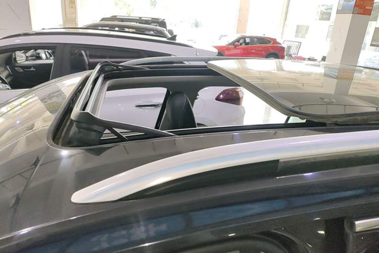 Used Volkswagen Tiguan L 2019 330TSI Automatic Two-Wheel Drive Panoramic Comfort Edition China V Standard Roof