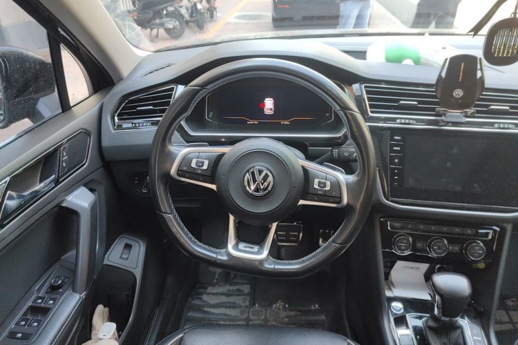 Used Volkswagen Tiguan L 2019 Restyled 330TSI Automatic Two-Wheel Drive R-Line Flagship Version China VI Standard Steering Wheel