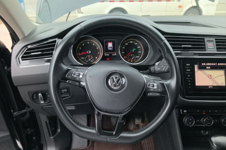 Used Volkswagen Tiguan L 2019 Updated Version 330TSI Automatic Two-Wheel Drive Panoramic Comfort Edition China VI Standard Steering Wheel