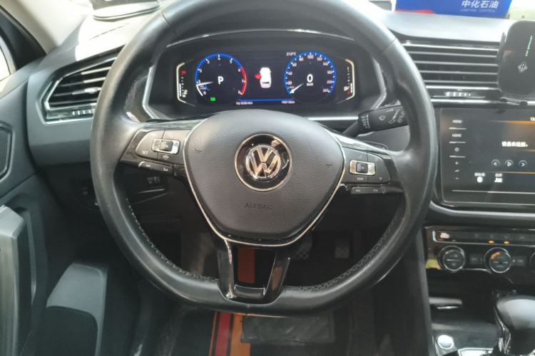 Used Volkswagen Tiguan L 2019 Updated Version 330TSI Automatic Two-Wheel Drive Panoramic Comfort Edition China VI Standard Steering Wheel