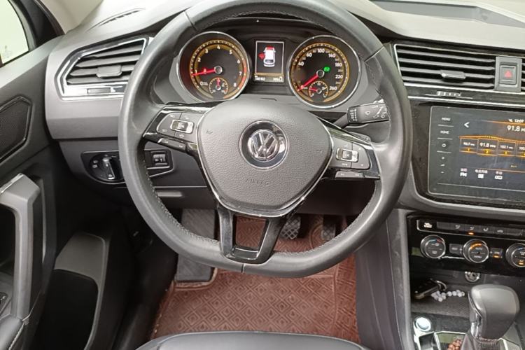 Used Volkswagen Tiguan L 2019 Revised Version 280TSI Automatic Two-Wheel Drive Panoramic Comfort Edition China VI Standard Steering Wheel