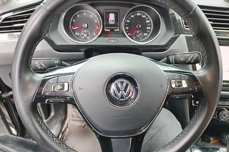 Used Volkswagen Tiguan L 2019 Revised Version 330TSI Automatic Two-Wheel Drive Panoramic Comfort Edition China V Standard Steering Wheel