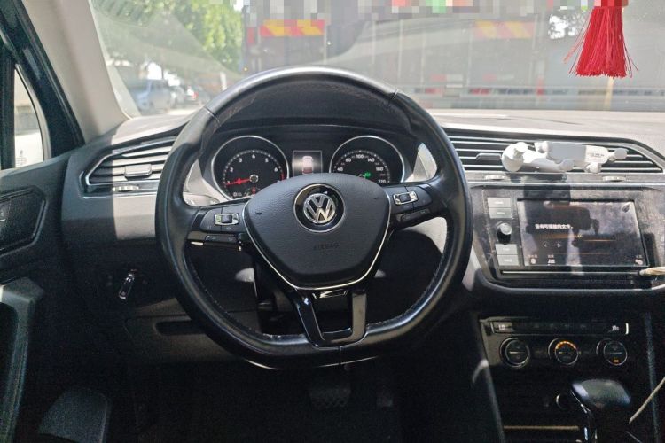Used Volkswagen Tiguan L 2019 330TSI Automatic Two-Wheel Drive Panoramic Comfort Edition China VI Standard Steering Wheel