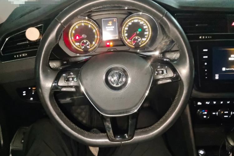 Used Volkswagen Tiguan L 2019 330TSI Automatic Two-Wheel Drive Smart Luxury Version China VI Standard Steering Wheel