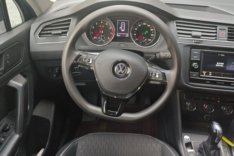 Used Volkswagen Tiguan L 2019 330TSI Automatic Two-Wheel Drive Luxury Edition China V Standard Steering Wheel