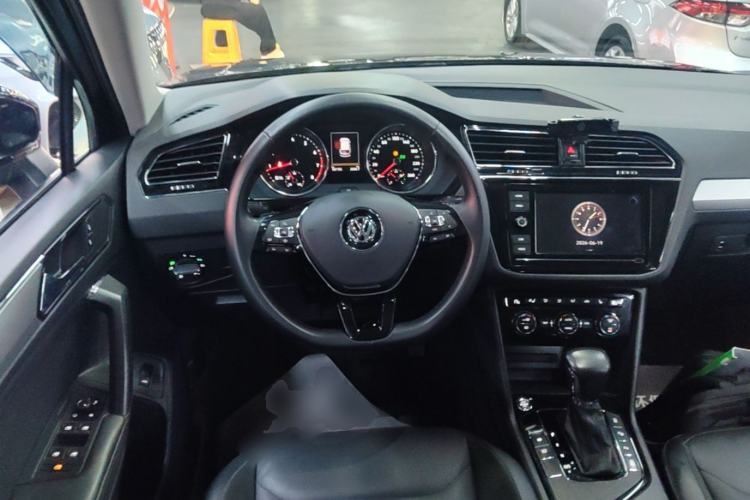 Used Volkswagen Tiguan L 2019 330TSI Automatic Two-Wheel Drive Smart Luxury Version China VI Standard Steering Wheel