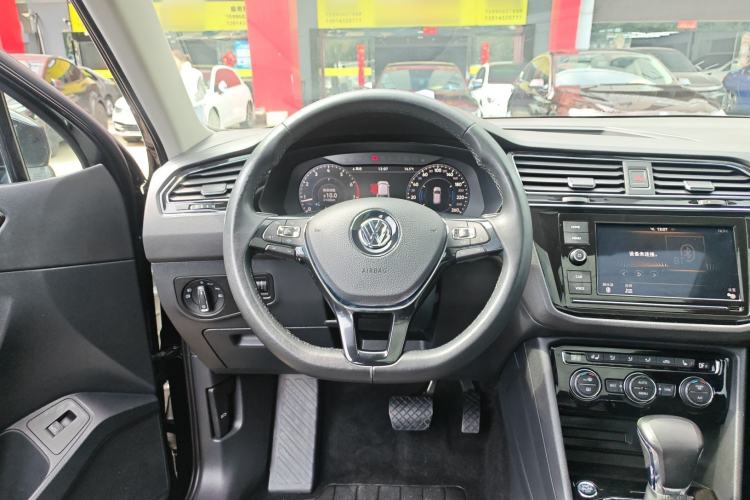 Used Volkswagen Tiguan L 2019 330TSI Automatic Two-Wheel Drive Smart Luxury Version China VI Standard Steering Wheel