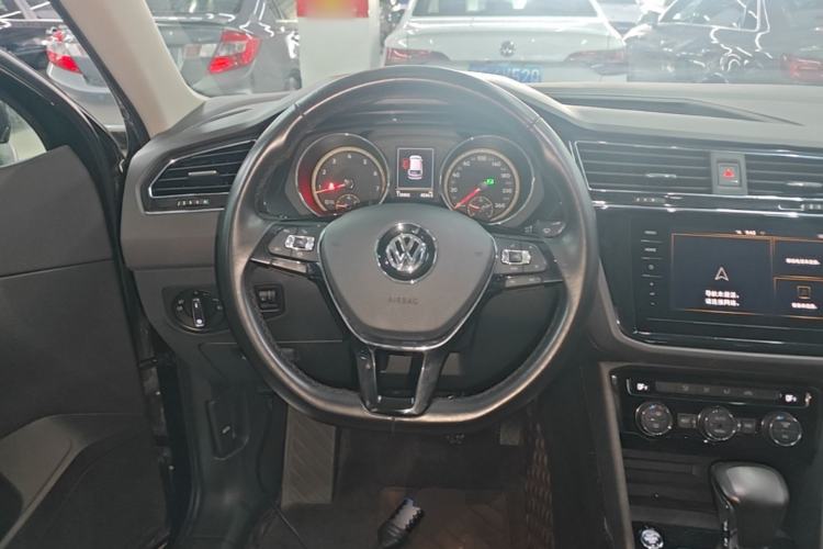 Used Volkswagen Tiguan L 2019 330TSI Automatic Two-Wheel Drive Panoramic Comfort Edition China VI Standard Steering Wheel