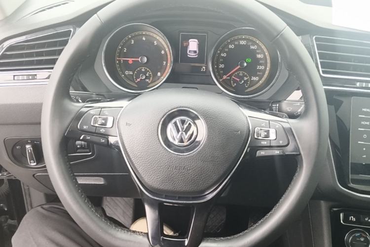 Used Volkswagen Tiguan L 2019 Revised 330TSI Automatic Two-Wheel Drive Smart & Luxury Edition China VI Standard Steering Wheel