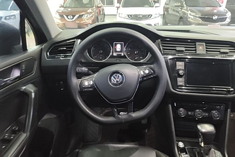 Used Volkswagen Tiguan L 2019 330TSI Automatic Two-Wheel Drive Panoramic Comfort Edition China V Standard Steering Wheel