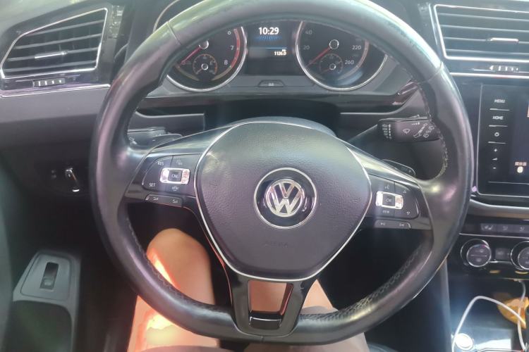 Used Volkswagen Tiguan L 2019 330TSI Automatic Two-Wheel Drive Smart Luxury Version China VI Standard Steering Wheel
