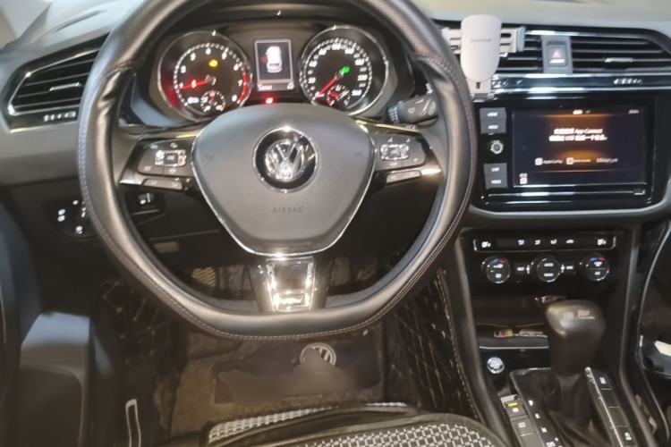 Used Volkswagen Tiguan L 2019 330TSI Automatic Two-Wheel Drive Panoramic Comfort Edition China VI Standard Steering Wheel