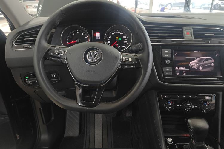 Used Volkswagen Tiguan L 2019 330TSI Automatic Two-Wheel Drive Panoramic Comfort Edition China V Standard Steering Wheel