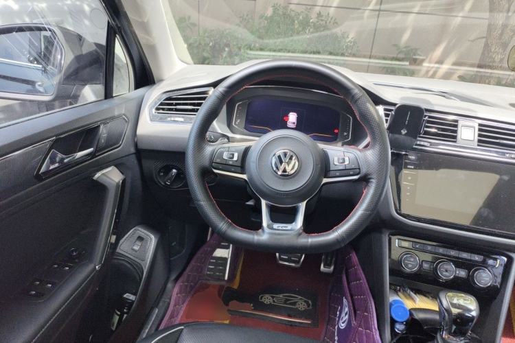 Used Volkswagen Tiguan L 2019 330TSI Automatic Two-Wheel Drive R-Line Flagship Model China VI Standard Steering Wheel