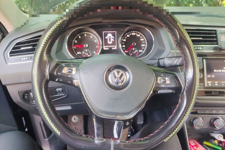 Used Volkswagen Tiguan L 2019 330TSI Automatic Two-Wheel Drive Luxury Edition China VI Standard Steering Wheel