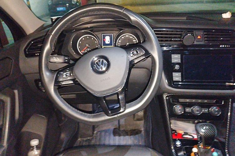 Used Volkswagen Tiguan L 2019 330TSI Automatic Two-Wheel Drive Panoramic Comfort Edition China VI Standard Steering Wheel