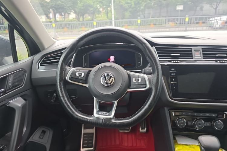 Used Volkswagen Tiguan L 2019 Restyled 330TSI Automatic Two-Wheel Drive R-Line Flagship Version China VI Standard Steering Wheel