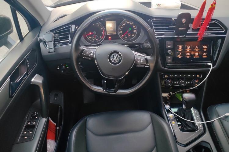 Used Volkswagen Tiguan L 2019 330TSI Automatic Two-Wheel Drive Smart Luxury Version China V Emission Standard Steering Wheel