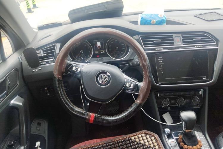 Used Volkswagen Tiguan L 2019 Revised Version 330TSI Automatic Two-Wheel Drive Intelligent Luxury Edition China V Standard Steering Wheel