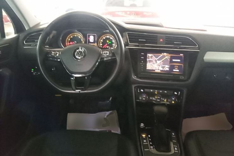 Used Volkswagen Tiguan L 2019 Updated Version 330TSI Automatic Two-Wheel Drive Panoramic Comfort Edition China VI Standard Steering Wheel
