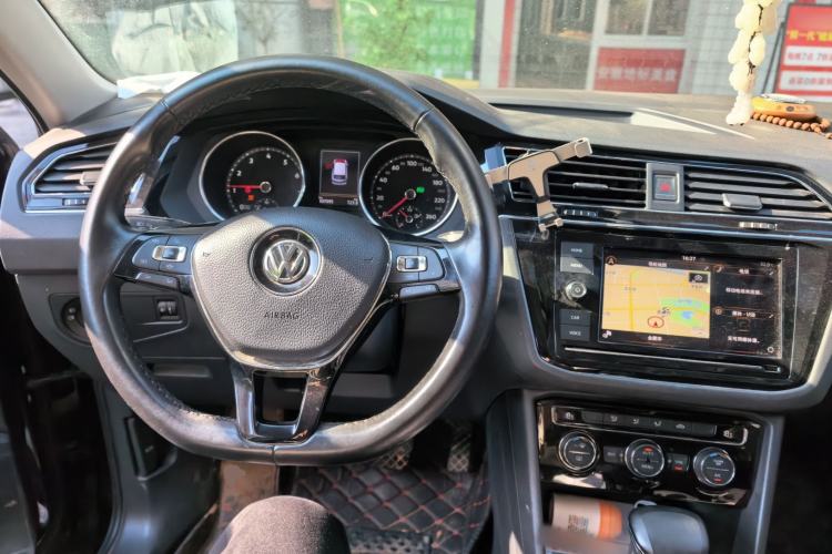Used Volkswagen Tiguan L 2019 330TSI Automatic Two-Wheel Drive Panoramic Comfort Edition China VI Standard Steering Wheel