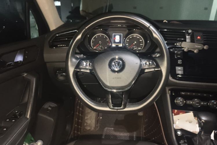 Used Volkswagen Tiguan L 2019 330TSI Automatic Two-Wheel Drive Smart Luxury Version China V Emission Standard Steering Wheel