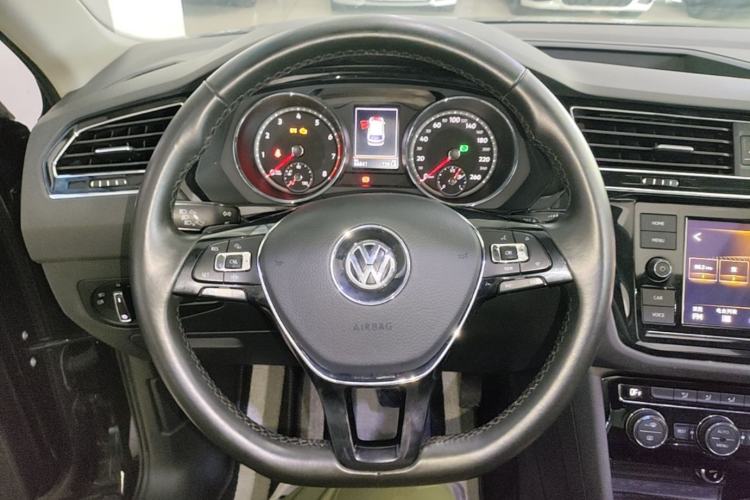 Used Volkswagen Tiguan L 2019 330TSI Automatic Two-Wheel Drive Panoramic Comfort Edition China V Standard Steering Wheel