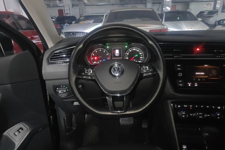 Used Volkswagen Tiguan L 2019 330TSI Automatic Two-Wheel Drive Smart Luxury Version China VI Standard Steering Wheel