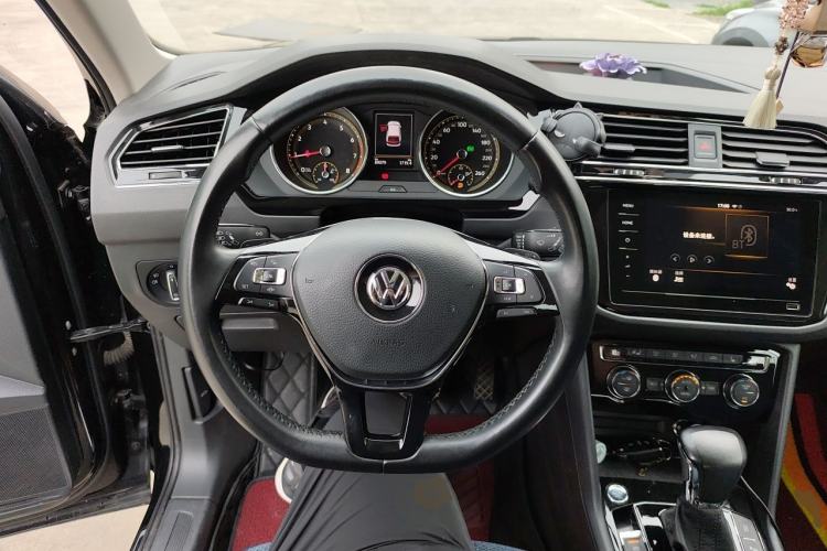 Used Volkswagen Tiguan L 2019 Revised 330TSI Automatic Two-Wheel Drive Smart & Luxury Edition China VI Standard Steering Wheel