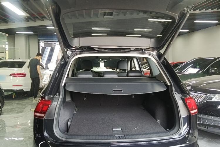 Used Volkswagen Tiguan L 2019 330TSI Automatic Two-Wheel Drive Smart Luxury Version China V Emission Standard Trunk