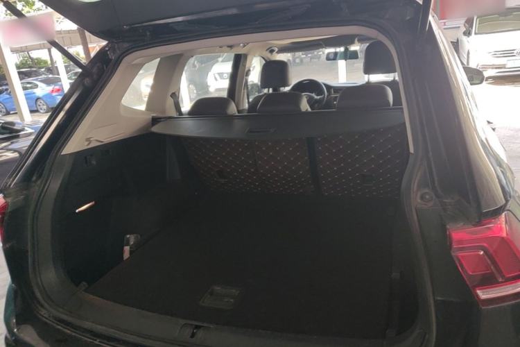 Used Volkswagen Tiguan L 2019 Updated Version 330TSI Automatic Two-Wheel Drive Panoramic Comfort Edition China VI Standard Trunk