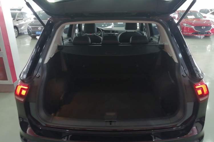 Used Volkswagen Tiguan L 2019 330TSI Automatic Two-Wheel Drive Luxury Edition China VI Standard Trunk
