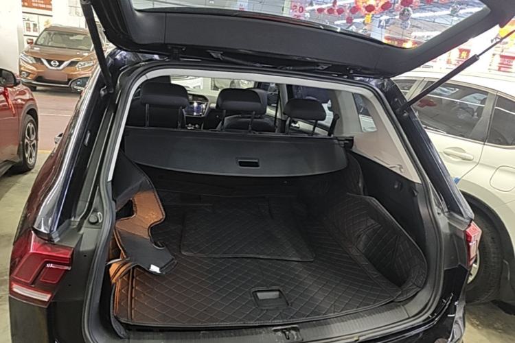 Used Volkswagen Tiguan L 2019 330TSI Automatic Two-Wheel Drive Panoramic Comfort Edition China V Standard Trunk