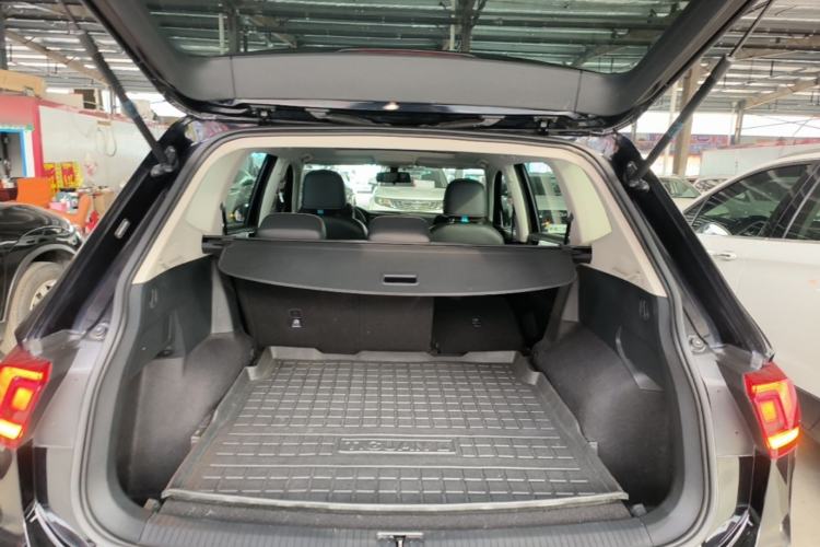 Used Volkswagen Tiguan L 2019 Updated Version 330TSI Automatic Two-Wheel Drive Panoramic Comfort Edition China VI Standard Trunk