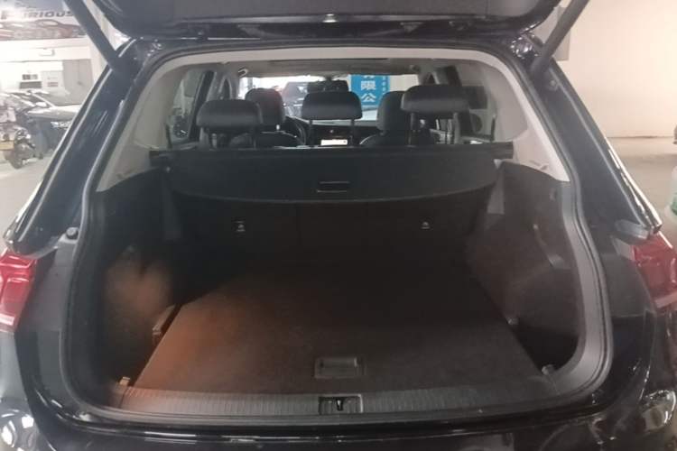 Used Volkswagen Tiguan L 2019 Revised 330TSI Automatic Two-Wheel Drive Smart & Luxury Edition China VI Standard Trunk