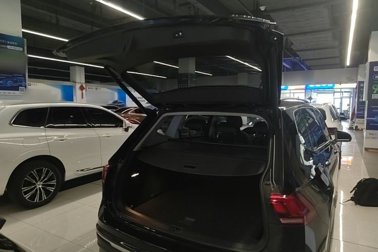 Used Volkswagen Tiguan L 2019 330TSI Automatic Two-Wheel Drive Smart Luxury Version China VI Standard Trunk