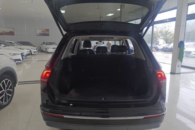 Used Volkswagen Tiguan L 2019 330TSI Automatic Two-Wheel Drive Panoramic Comfort Edition China V Standard Trunk