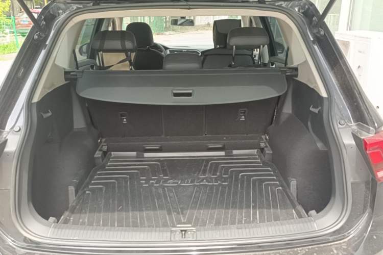 Used Volkswagen Tiguan L 2019 330TSI Automatic Two-Wheel Drive Luxury Edition China VI Standard Trunk
