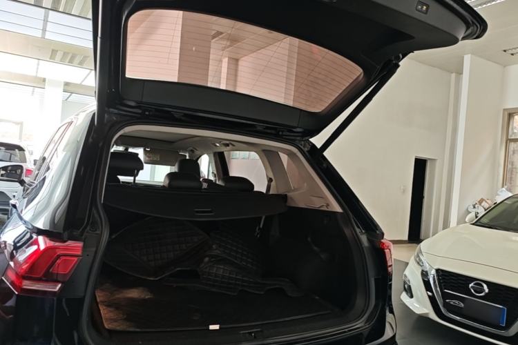 Used Volkswagen Tiguan L 2019 330TSI Automatic Two-Wheel Drive Smart Luxury Version China V Emission Standard Trunk