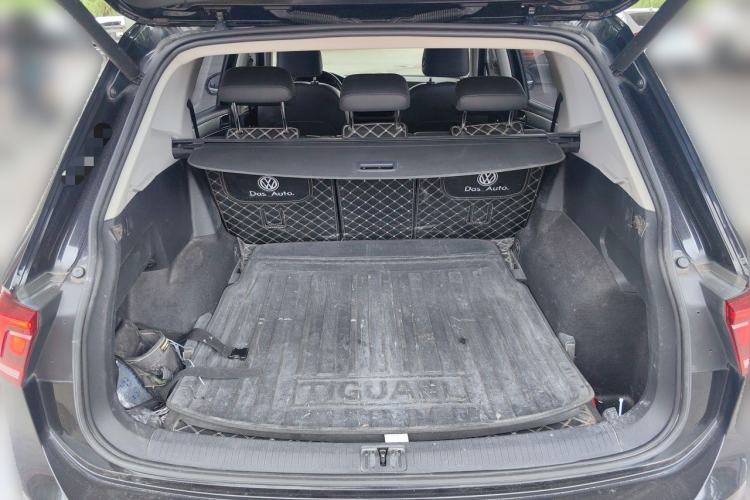 Used Volkswagen Tiguan L 2019 Revised 330TSI Automatic Two-Wheel Drive Smart & Luxury Edition China VI Standard Trunk