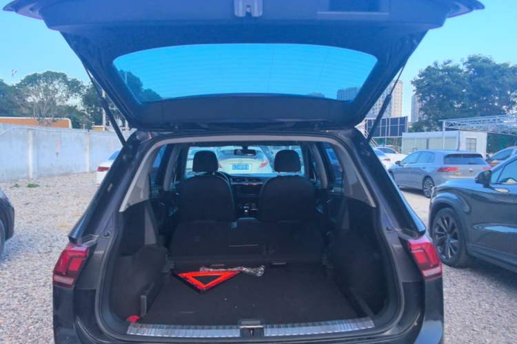 Used Volkswagen Tiguan L 2019 330TSI Automatic Two-Wheel Drive Panoramic Comfort Edition China VI Standard Trunk