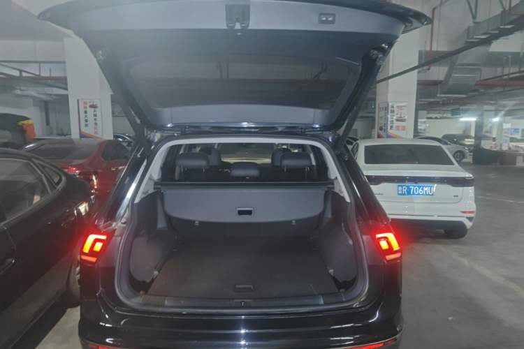 Used Volkswagen Tiguan L 2019 330TSI Automatic Two-Wheel Drive Smart Luxury Version China VI Standard Trunk
