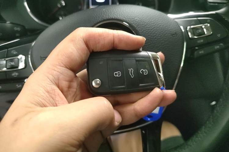 Used Volkswagen Tiguan L 2019 330TSI Automatic Two-Wheel Drive Smart Luxury Version China VI Standard Vehicle Key