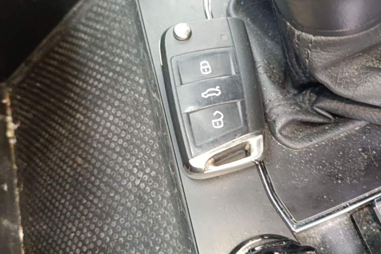 Used Volkswagen Tiguan L 2019 330TSI Automatic Two-Wheel Drive Luxury Edition China VI Standard Vehicle Key