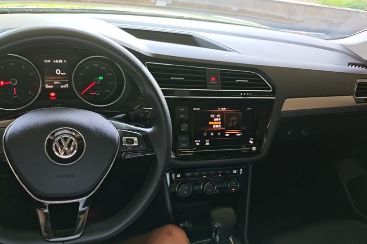 Used Volkswagen Tiguan L 2019 380TSI Automatic All-Wheel Drive Intelligent Luxury Version China V Standard Center Console