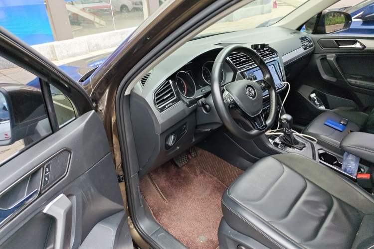 Used Volkswagen Tiguan L 2019 330TSI Automatic Two-Wheel Drive Panoramic Comfort Edition China VI Standard Driver Seat