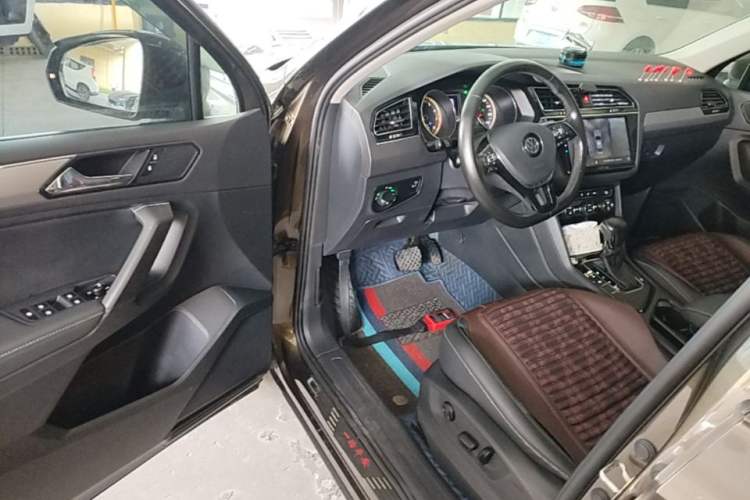 Used Volkswagen Tiguan L 2019 Updated Version 330TSI Automatic Two-Wheel Drive Panoramic Comfort Edition China VI Standard Driver Seat